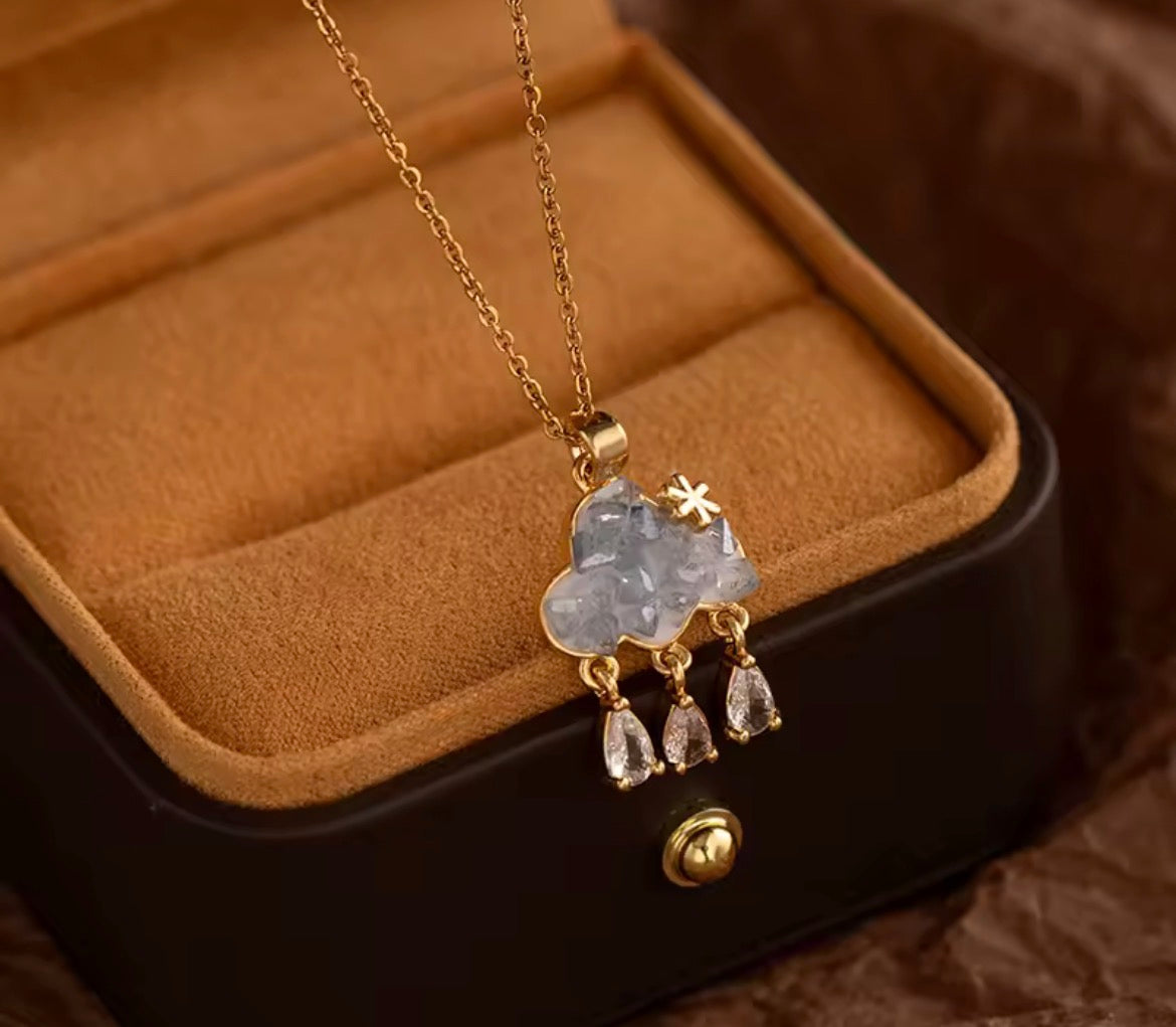 Dreamy Cloud Crystal Necklace