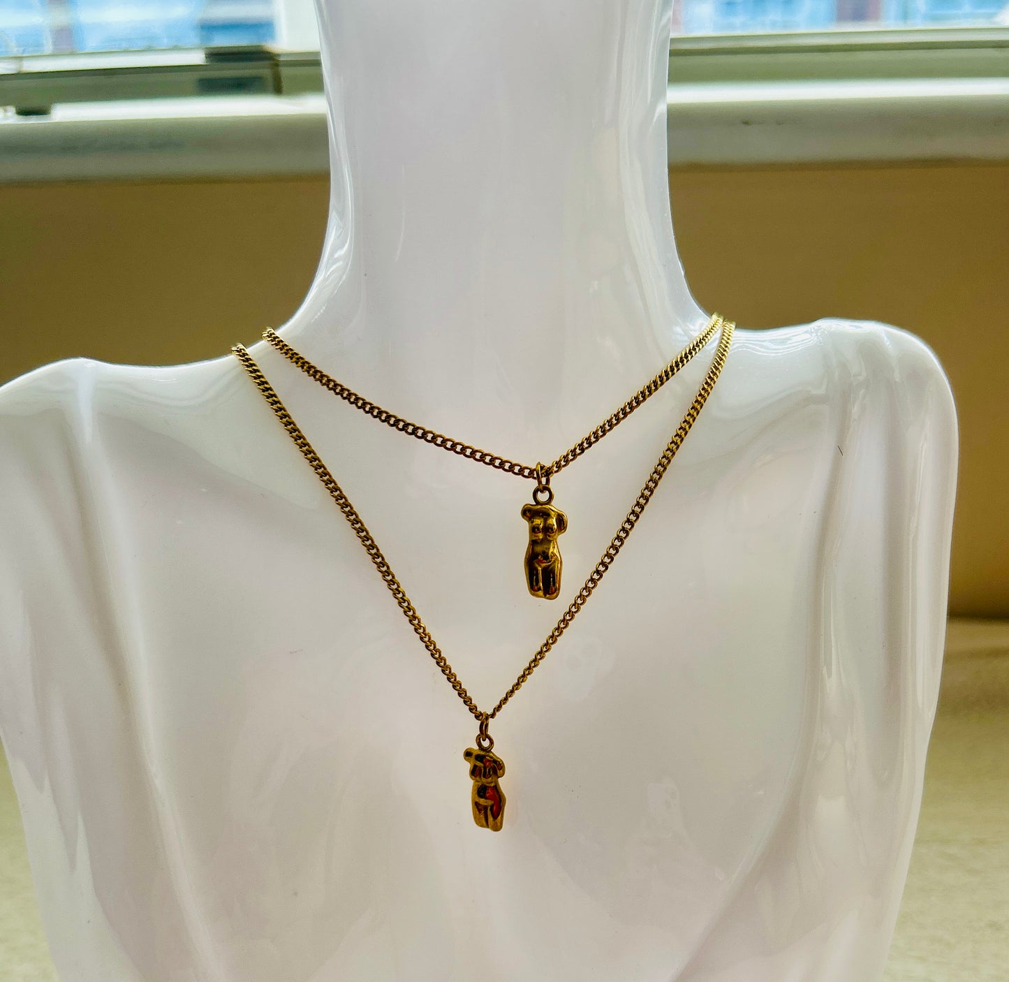 Feminine Body Pendant Necklace – Stainless Steel Gold Plated – Minimalist Woman Form Jewellery