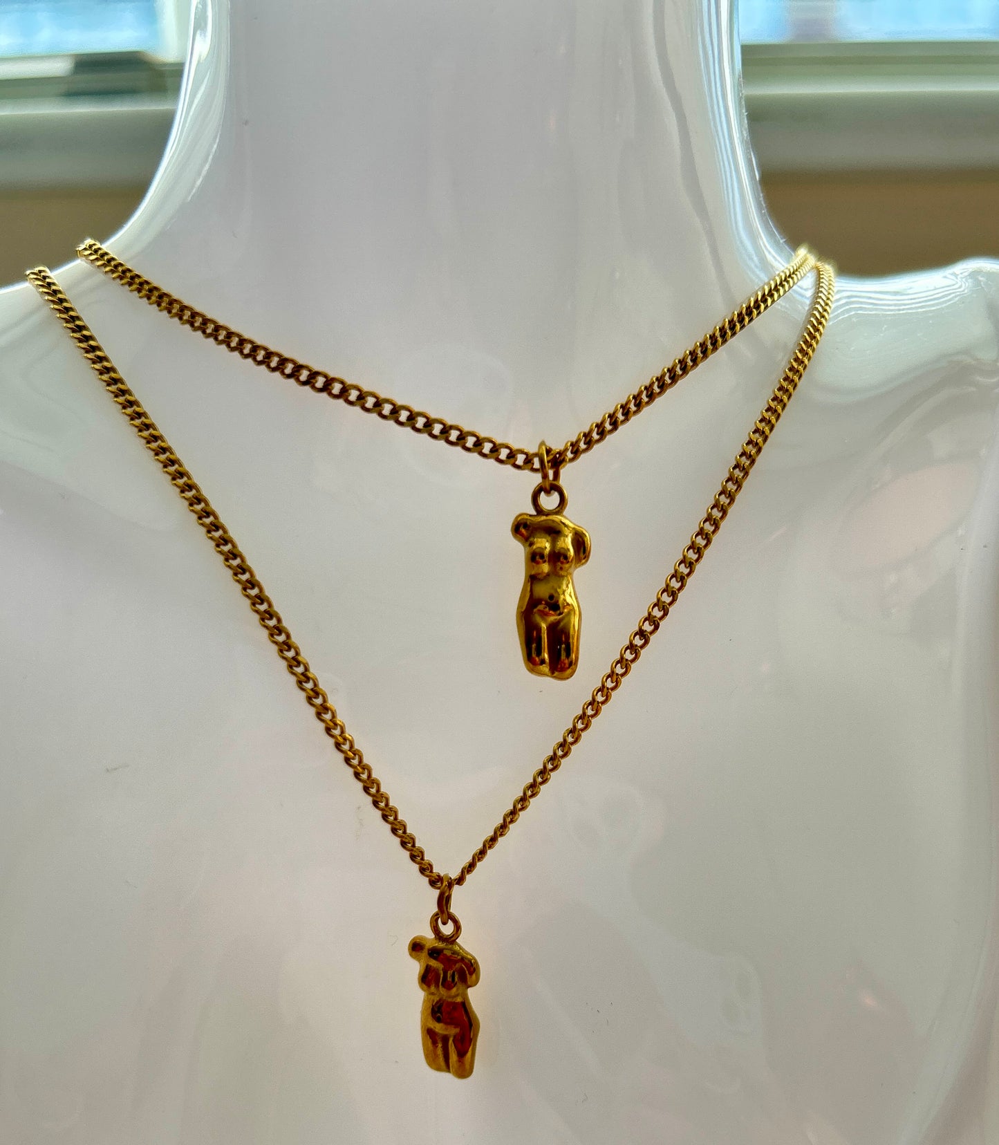 Feminine Body Pendant Necklace – Stainless Steel Gold Plated – Minimalist Woman Form Jewellery