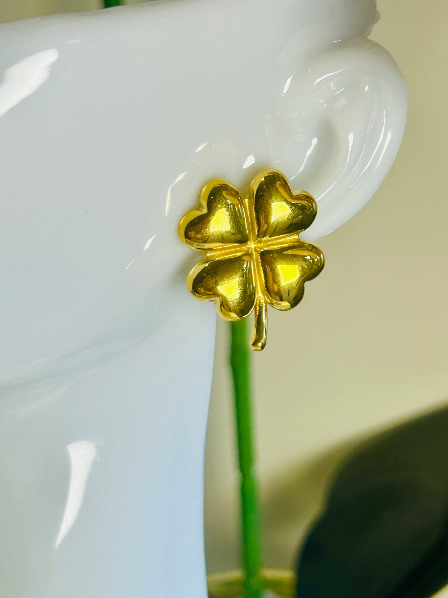 Four Leaf Clover Stud Earring in 18K PVD gold plated stainless steel.