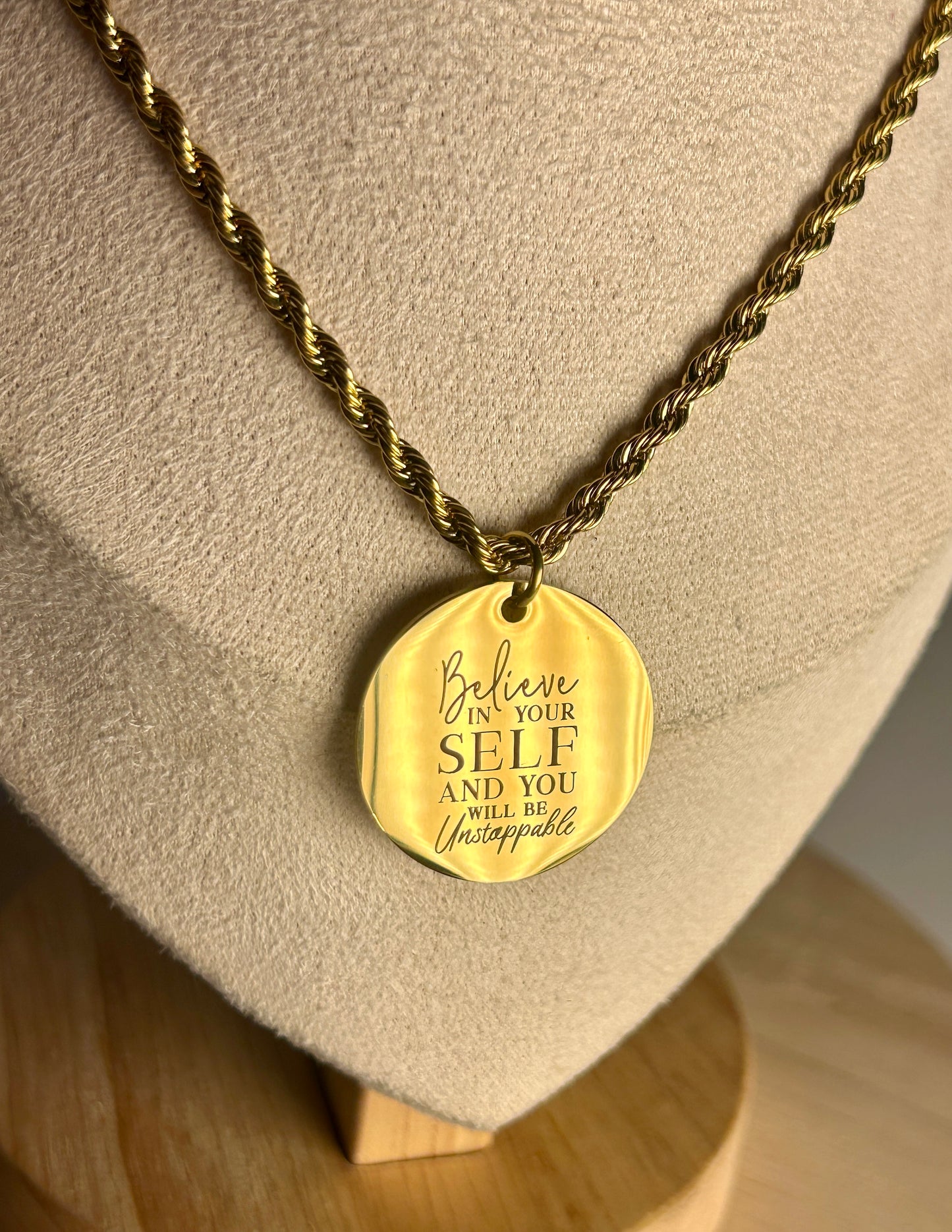 ✨ Her Words Necklace – Engraved Affirmation Collection
Waterproof | Tarnish-Free | Stainless Steel