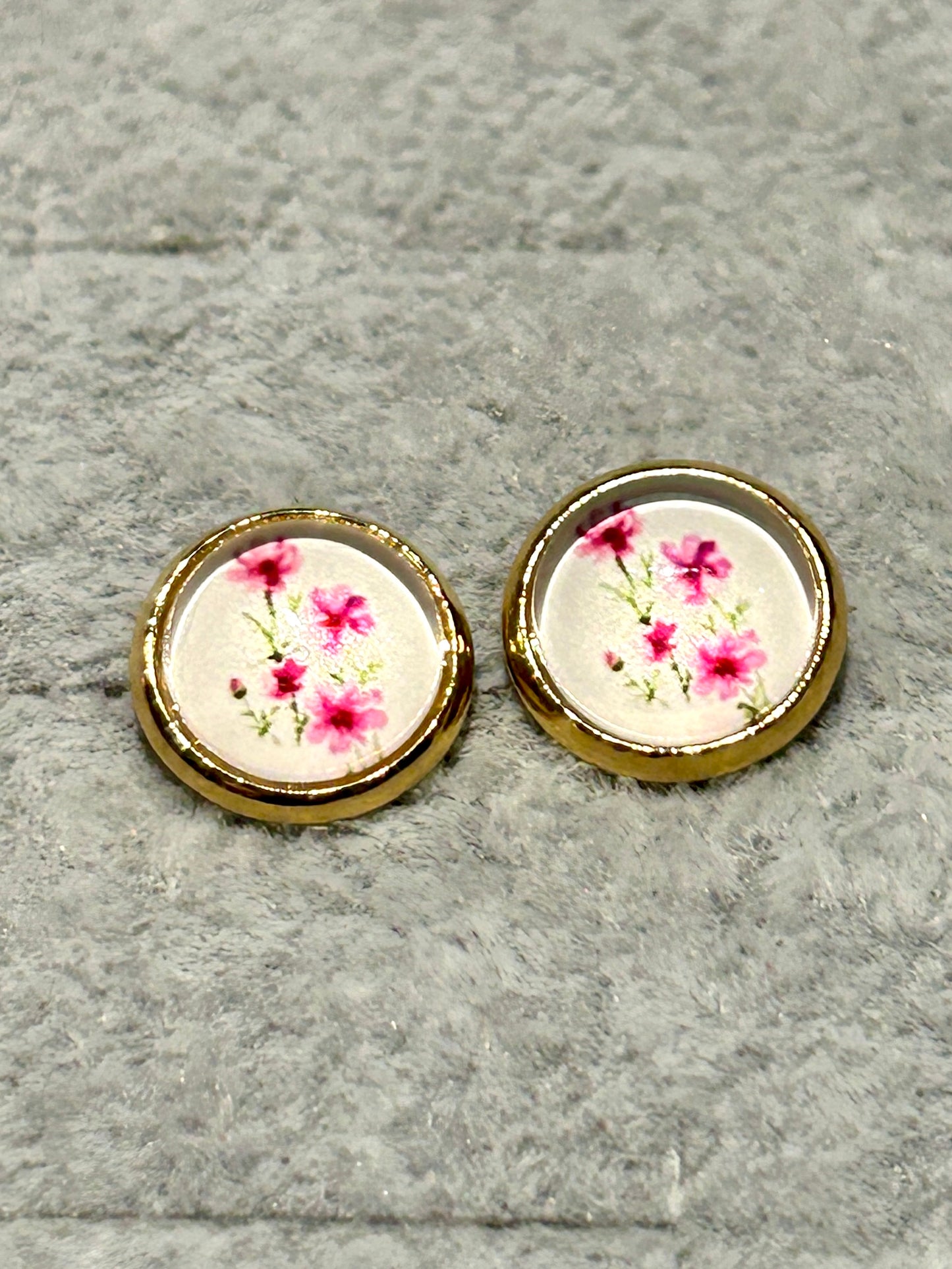 Spring Meadow Resin Stud Earrings (10 mm)