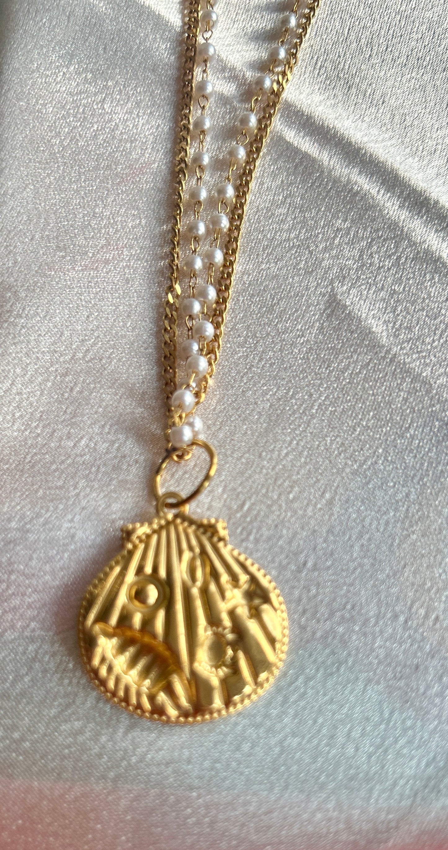 Ocean Treasure Pendant Necklace
(Waterproof · Tarnish-Free · Stainless Steel)