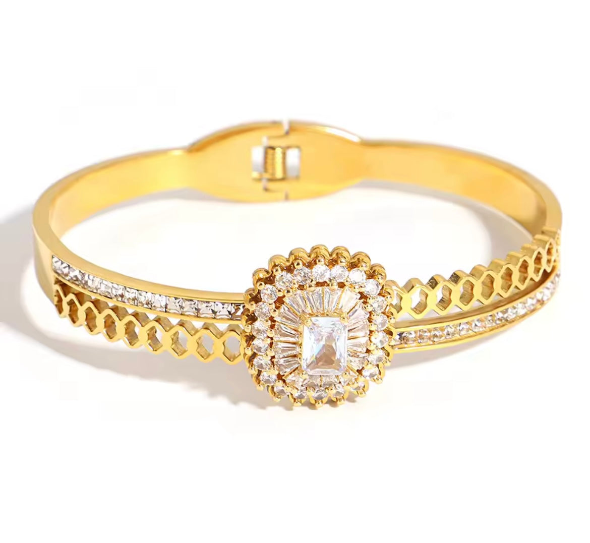 LuxeClick Radiant Bangles – 4 Royal Designs