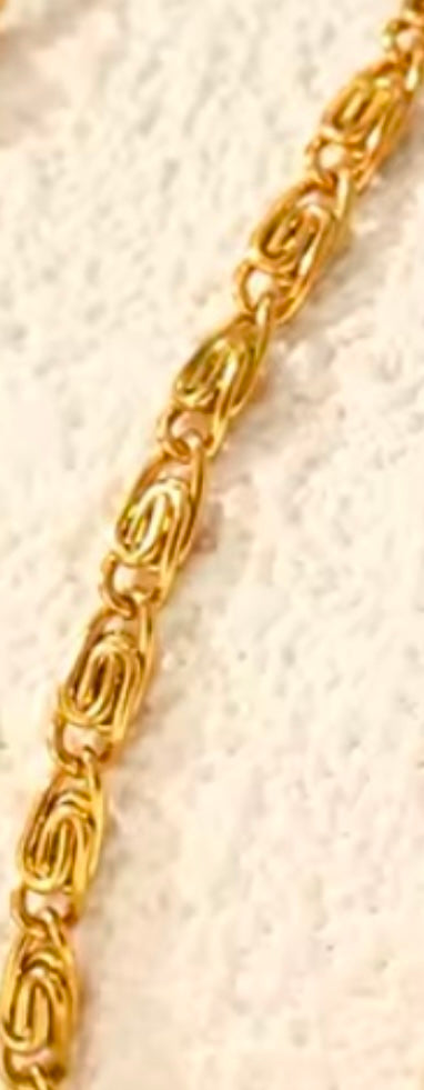 Golden Elegance Anklet – Multi-Style Design