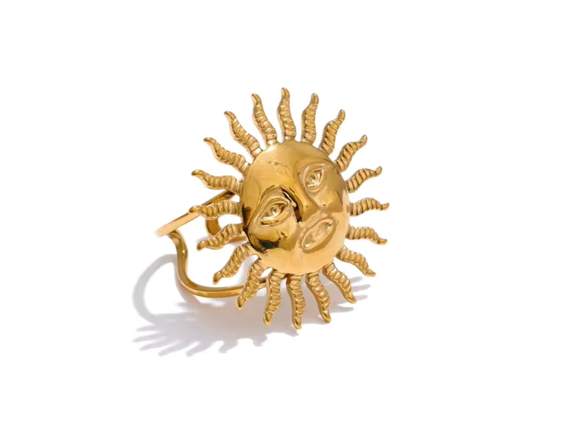 Sun Face Statement Ring – 18K Gold Plated Stainless Steel