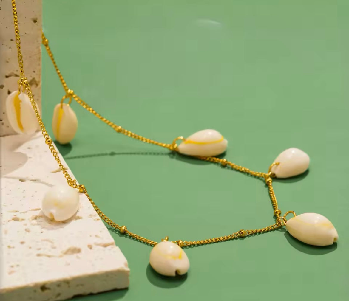Gold-Plated Stainless Steel Necklace with multi Natural Shell Charms