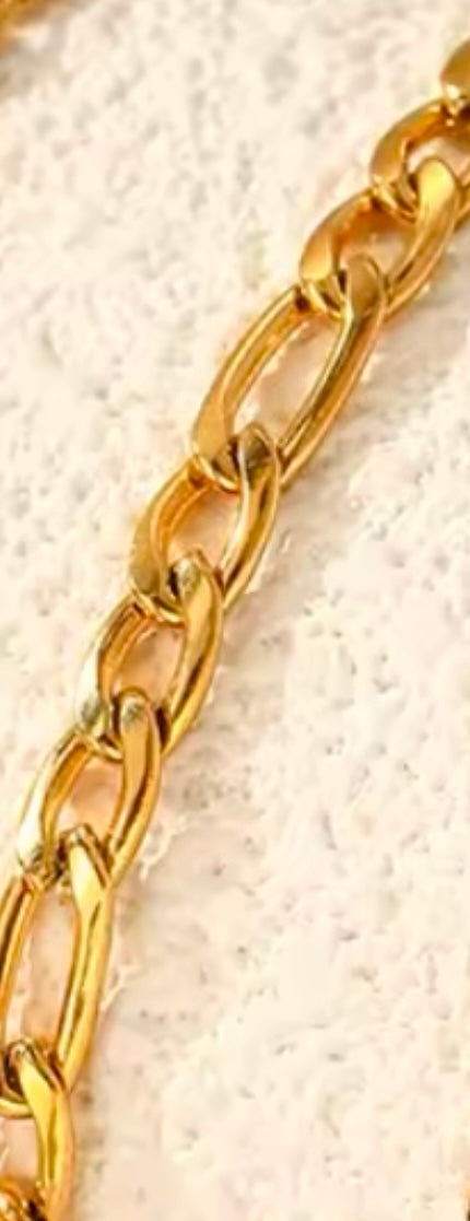 Golden Elegance Anklet – Multi-Style Design