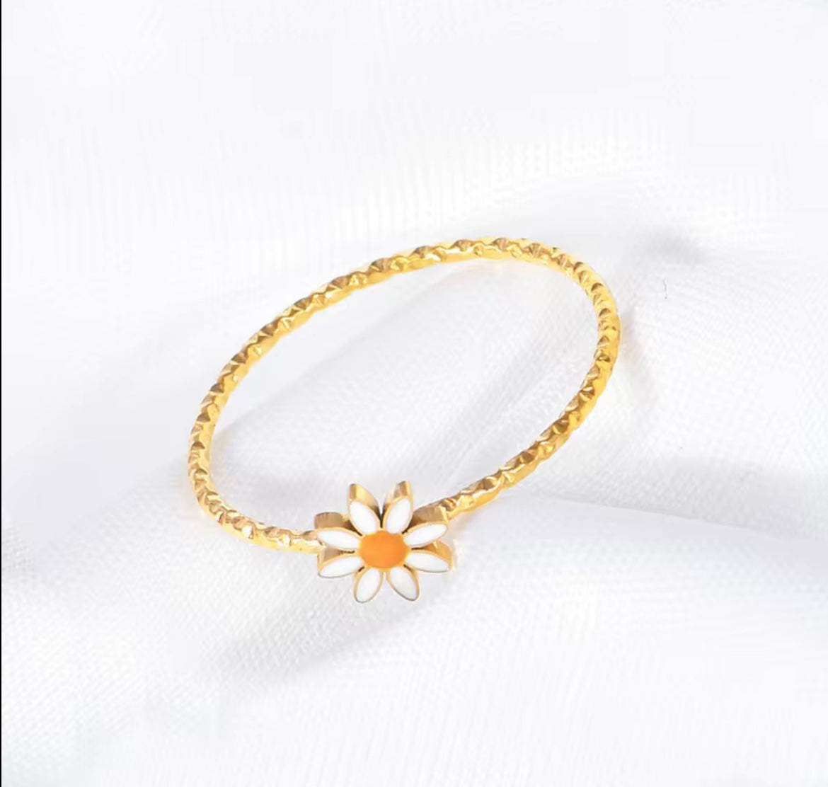 Daisy Dainty Gold-Plated Ring