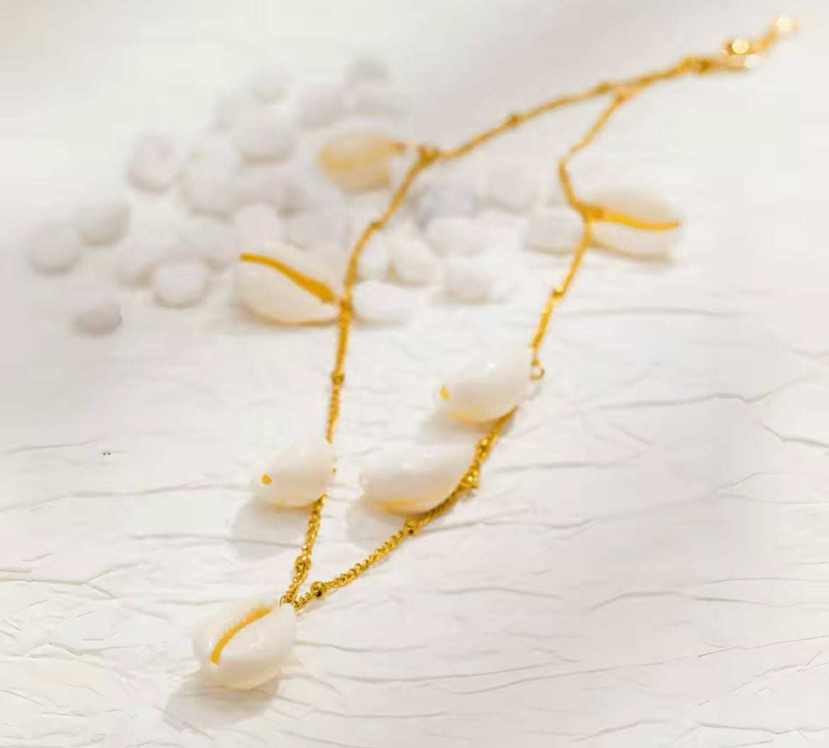 Gold-Plated Stainless Steel Necklace with multi Natural Shell Charms