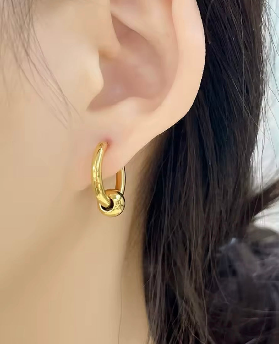 Bold Gold Hoop Earrings – Stainless Steel