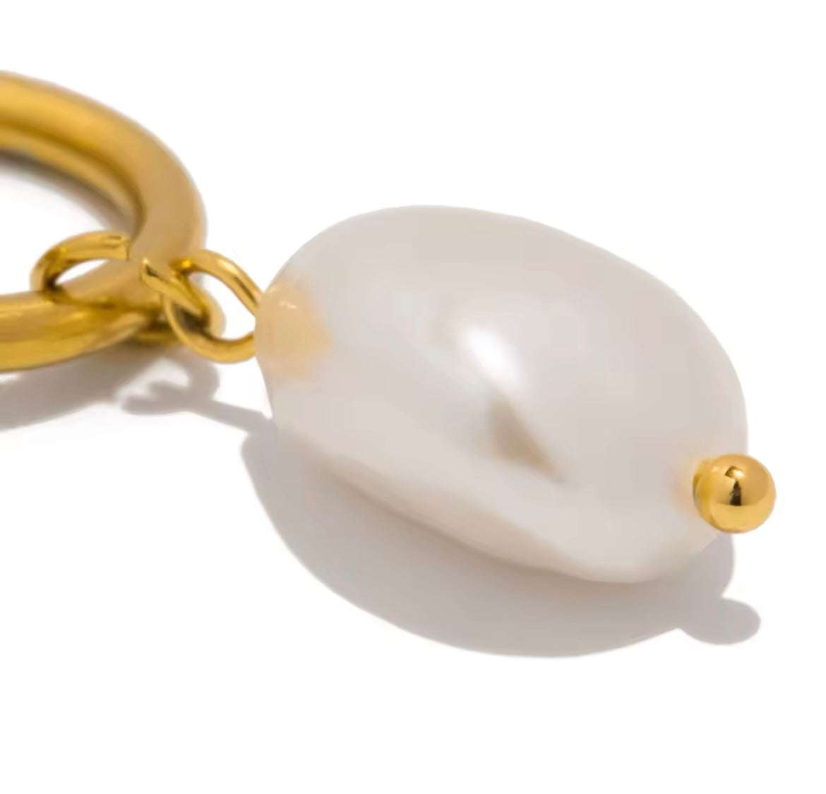 Timeless Pearl Toggle Chain Necklace – Stainless Steel & Gold-Plated