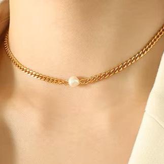 Fresh Water Pearl Pendant Choker Necklace with 18K gold plated Cuban chain.