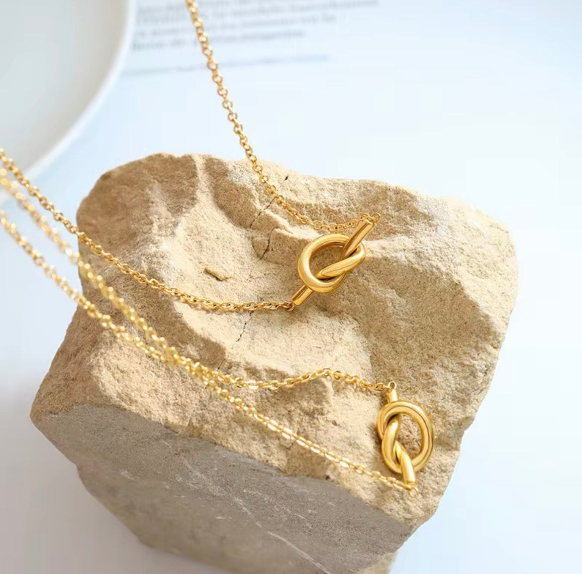 Eternal Knot Necklace – Waterproof Stainless Steel