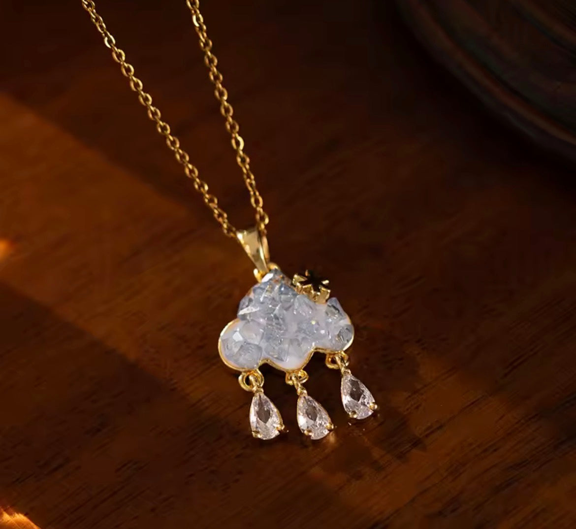 Dreamy Cloud Crystal Necklace