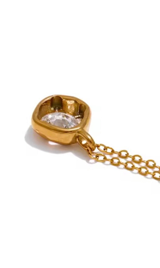 Statement Crystal Pendant Necklace – 18K PVD Gold Plated Stainless Steel
