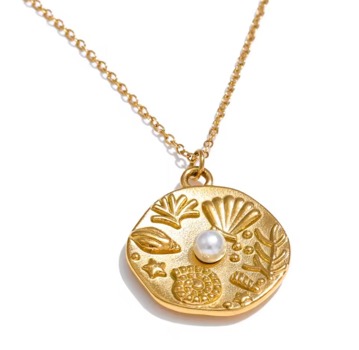 Ocean Treasure Pearl Pendant Necklace – 18K PVD Gold Plated Stainless Steel