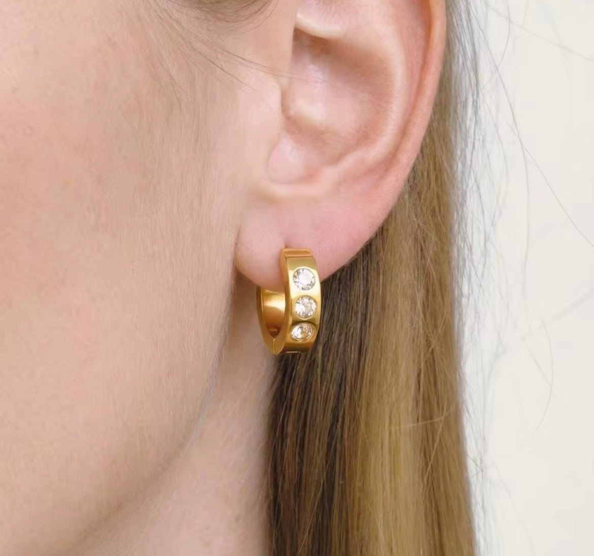 Aurora Spark Hoop Earrings – 18K Gold Plated