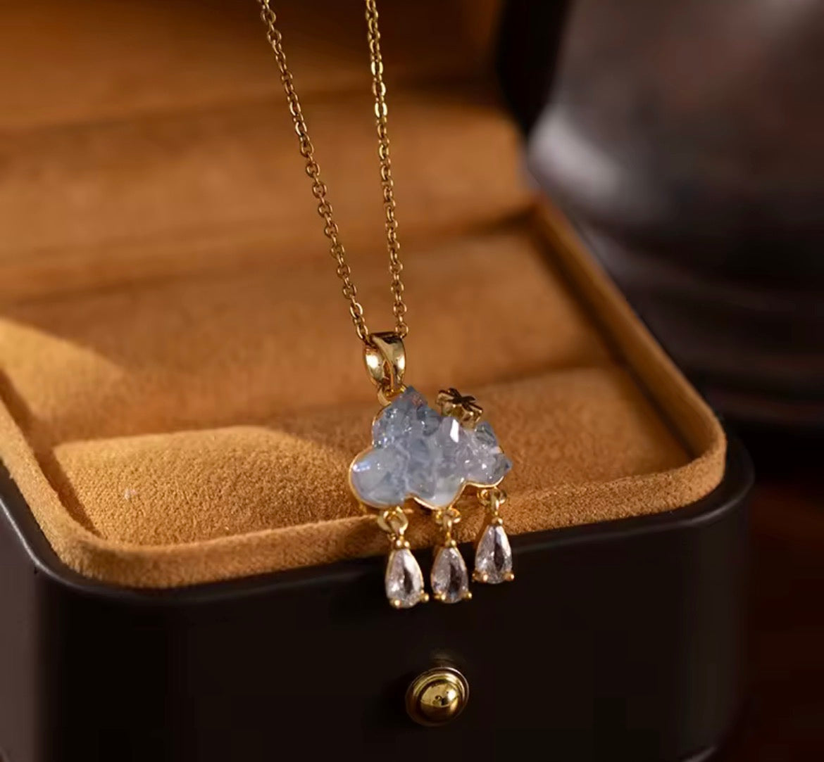 Dreamy Cloud Crystal Necklace