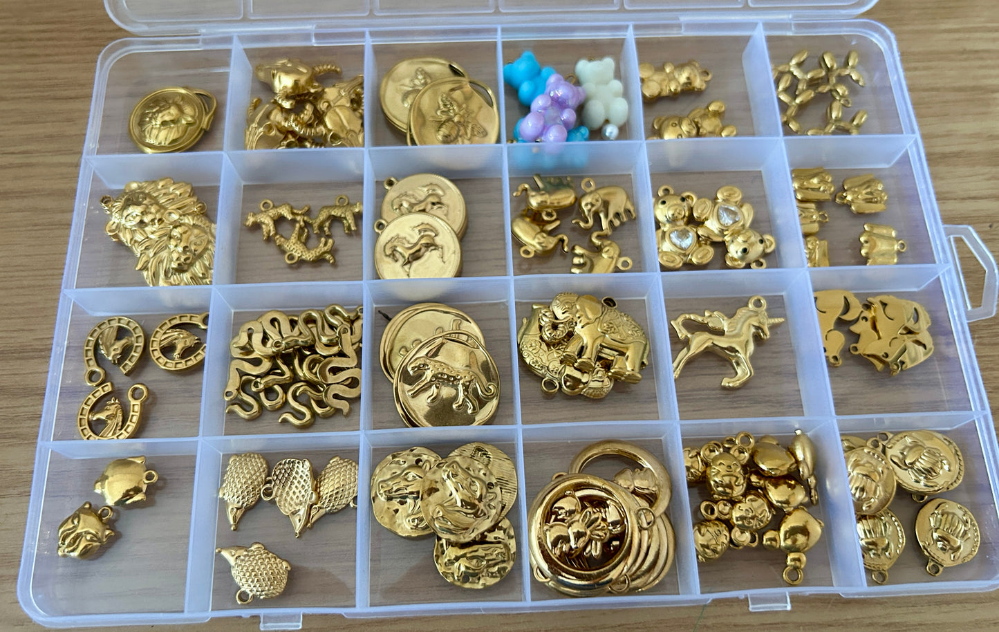 Charm Bar Live Claim Collection