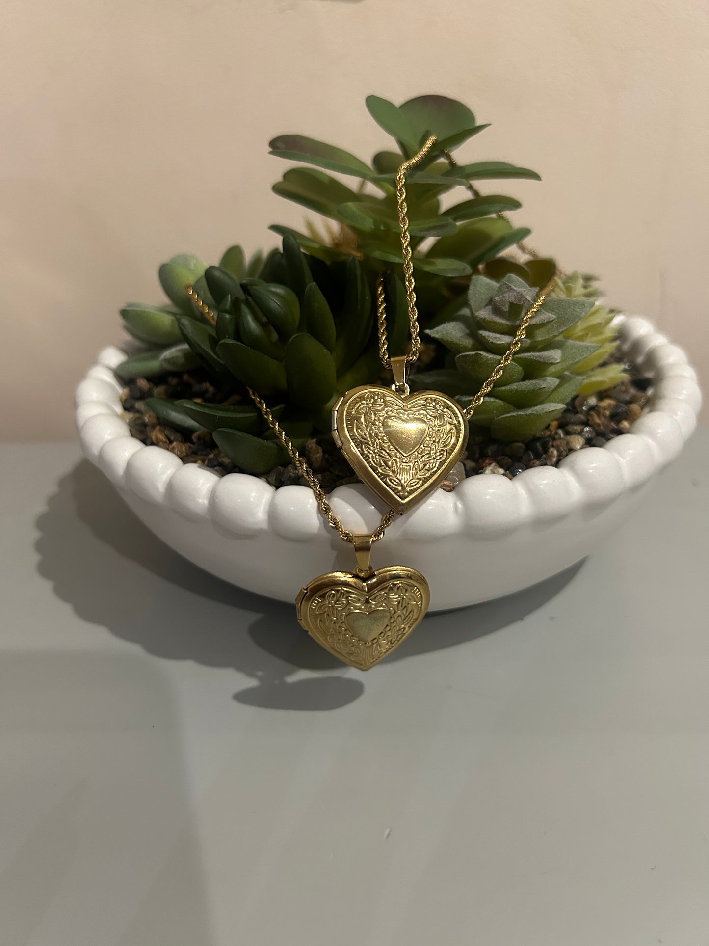 Golden Heart Keepsake Locket Necklace – Medium (29mm)