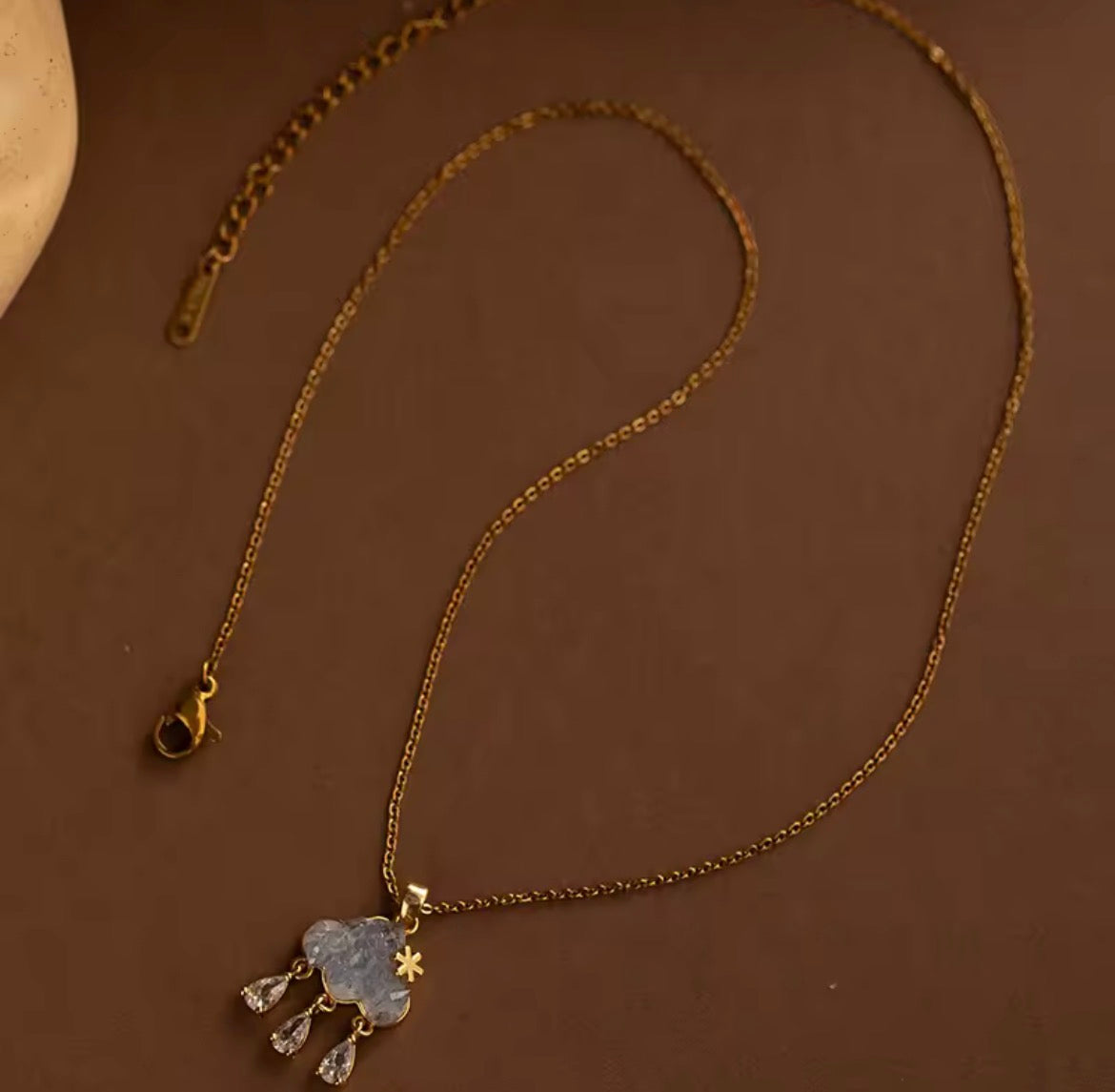 Dreamy Cloud Crystal Necklace