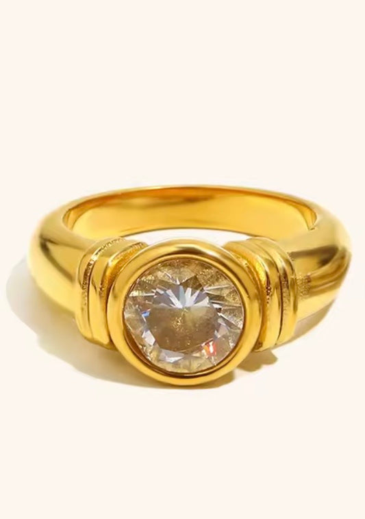 Luna Solitaire Ring – 18K Gold Plated Stainless Steel