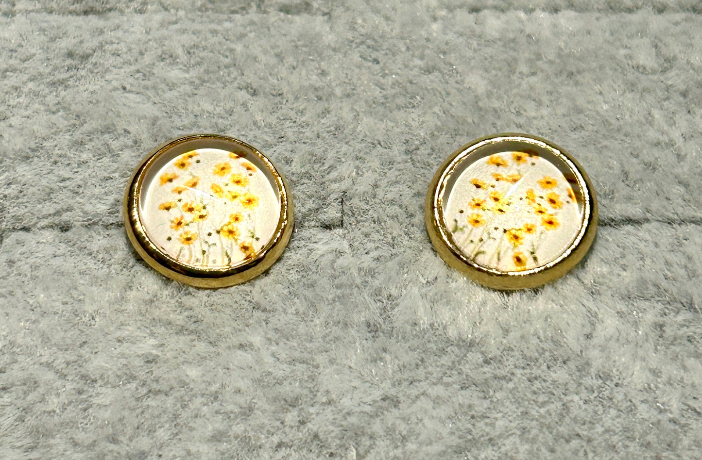 Spring Meadow Resin Stud Earrings (10 mm)