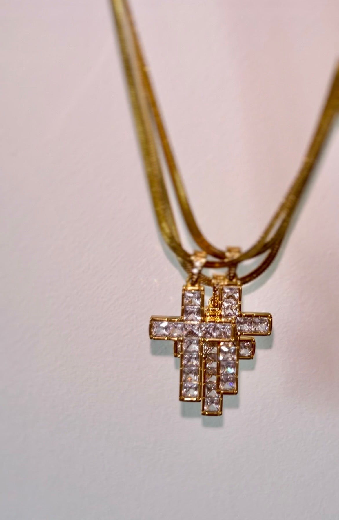 Radiant Cross Pendant Necklace – 18K PVD Gold Plated Stainless Steel