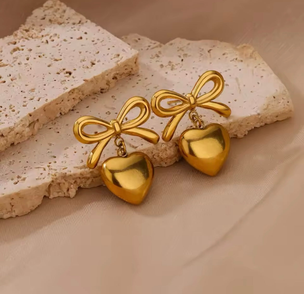 Golden Bow & Heart Matching Jewellery