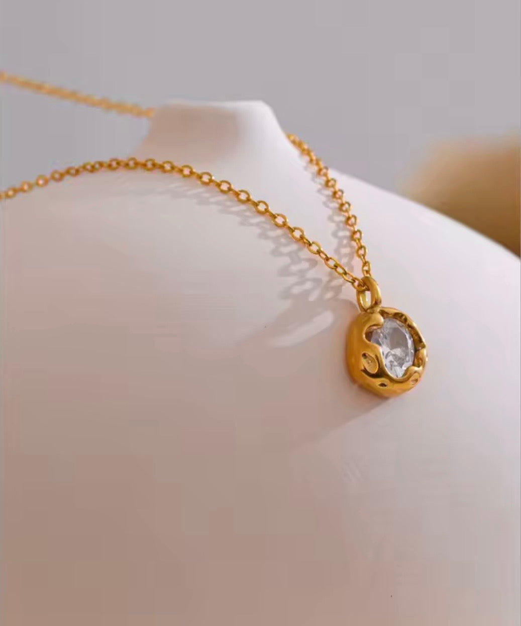 Statement Crystal Pendant Necklace – 18K PVD Gold Plated Stainless Steel
