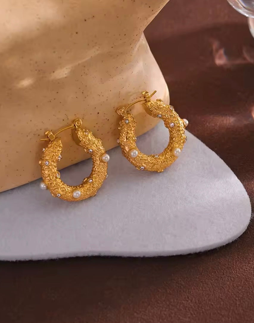Vintage Pearl Textured Hoop Earrings – Gold Plated Stainless Steel