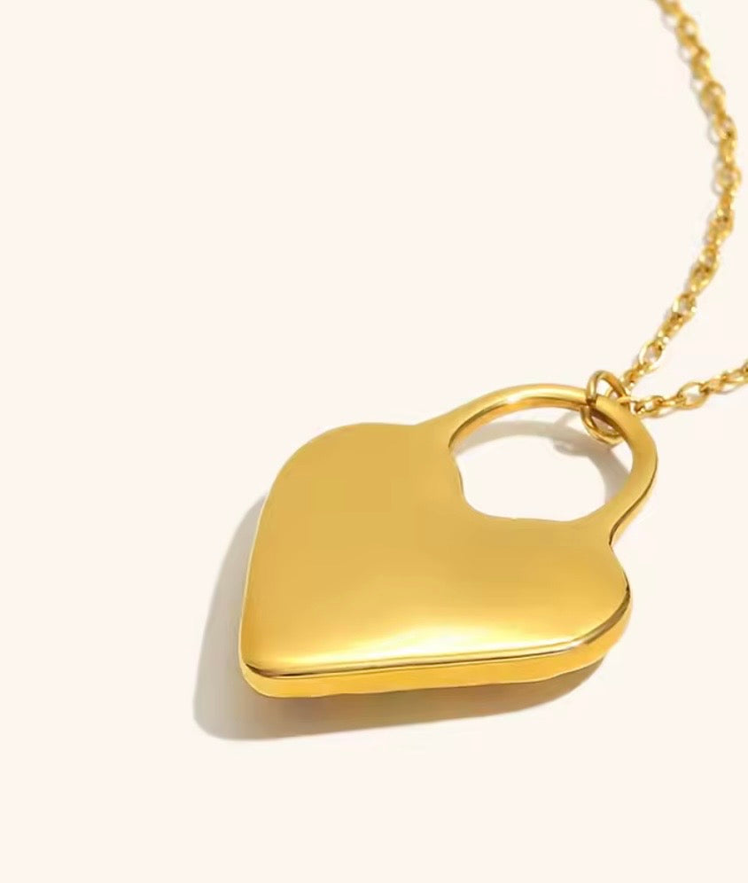 Amour Heart Lock Necklace – 18K PVD Gold Plated Stainless Steel