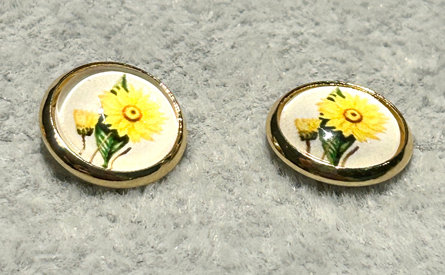 Spring Meadow Resin Stud Earrings (10 mm)