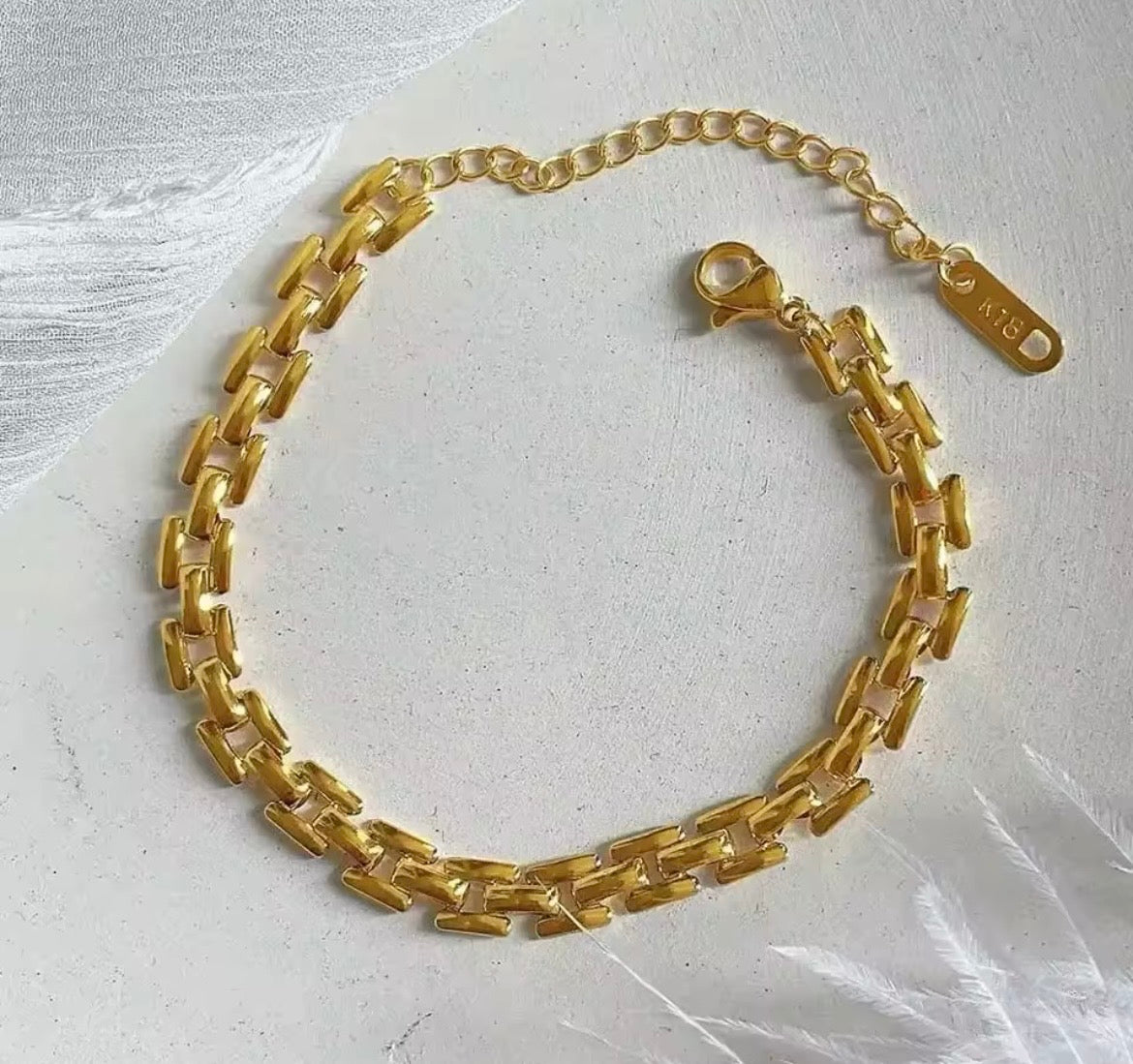 Luna Link Bracelet – 18K Gold Plated Stainless Steel