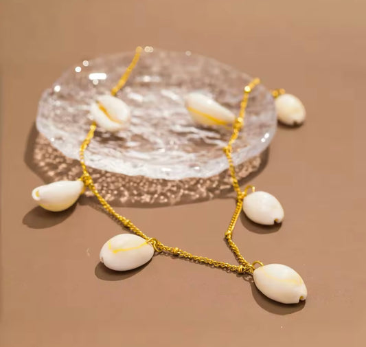 Gold-Plated Stainless Steel Necklace with multi Natural Shell Charms