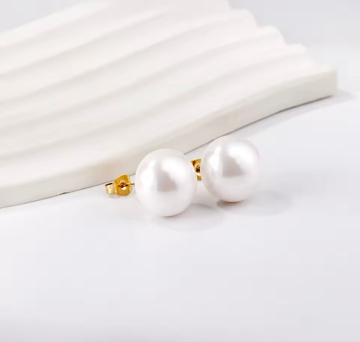Classic Imitation Pearl Stud Earrings – Gold-Plated Stainless Steel