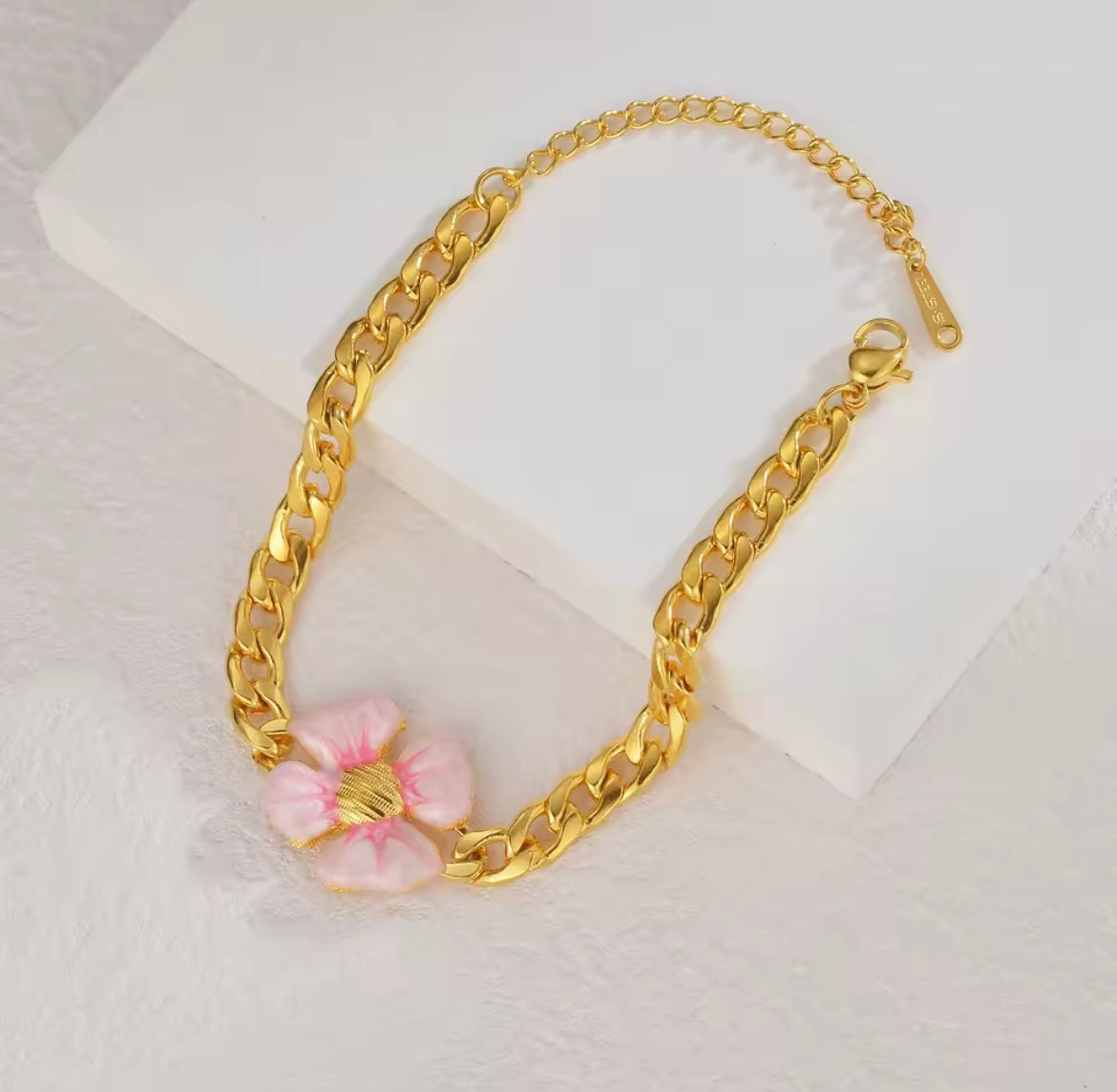 BloomBold Floral Chain Bracelet – Blue & Pink Petals